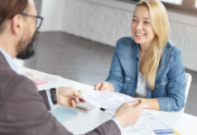 Czy pośrednik kredytowy jest odpowiedzialny za błędy w dokumentach? Czy pośrednik kredytowy jest odpowiedzialny za błędy w dokumentach