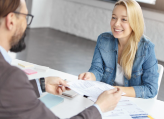 Czy pośrednik kredytowy jest odpowiedzialny za błędy w dokumentach